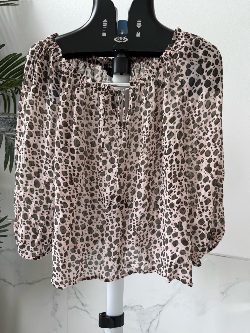 Sanctuary Sheer Chiffon Peasant Blouse Olive-Green/Neutral Leopard Print Medium